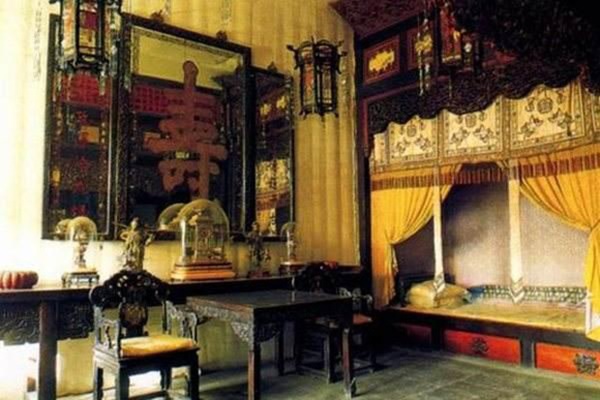 Tử Cấm Thành rộng đến mức đi vài ngày không hết nhưng phòng ngủ Hoàng đế chỉ được xây 10m2 kém xa cả dân thường, lý do vì đâu?-3