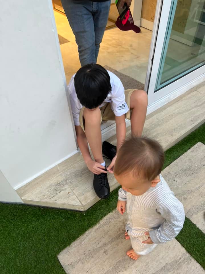 Con trai Hồ Ngọc Hà đi học lại, soi Facebook dân tình phát hiện ra 1 chi tiết đặc biệt rồi tấm tắc khen: Gia đình văn minh thật!-2