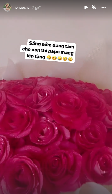 Hồ Ngọc Hà hí hửng mở quà Valentine của Kim Lý: Chẳng phải thứ gì sang chảnh mà lại là món bình dân này-1