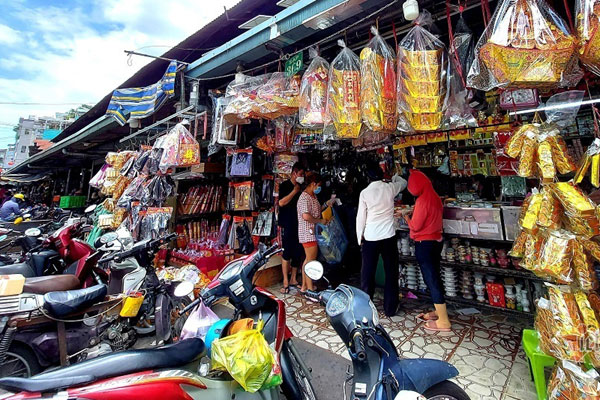 Nửa triệu đồng/con gà, chủ cửa hàng thức thông đêm bán hàng trăm con ngày Rằm tháng Giêng-6