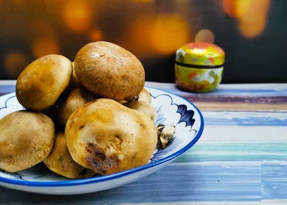Nấm khô và nấm tươi loại nào đậm đà, chất dinh dưỡng cao hơn? Đọc xong mình hiểu rồi, sẽ không bao giờ dùng sai nữa!-4