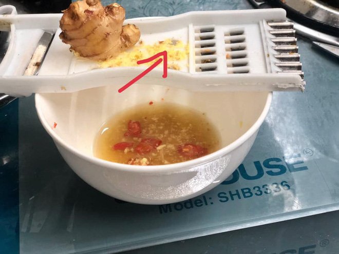 Lỗ tròn trên đồ dùng nhà bếp có công dụng tuyệt vời thế này mà 90% chúng ta bỏ lỡ bấy lâu nay-3