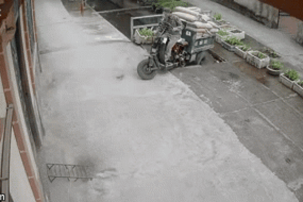 Hiện trường đám cháy lớn vào đúng ngày Rằm tháng Giêng tại Hà Nội-1