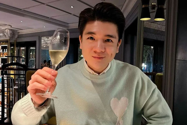 Con trai bầu Hiển hào hứng khoe chuyến công tác tháp tùng người đặc biệt sau 2 năm tránh dịch-3