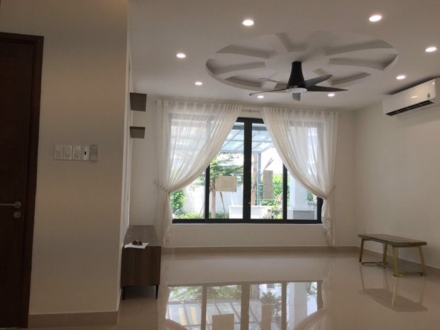 Bên trong biệt thự của Sơn Tùng và Hải Tú: Rộng rãi sang trọng, camera tứ phía, hàng online nằm la liệt cả ngày chẳng ai nhận-11