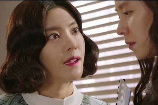Mỉa mai chị gái lấy chồng nghèo, chị ấy hỏi ngược một câu mà tôi