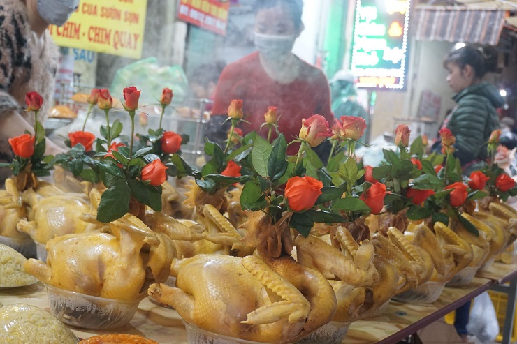 Nửa triệu đồng/con gà, chủ cửa hàng thức thông đêm bán hàng trăm con ngày Rằm tháng Giêng-2