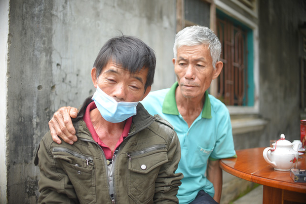 Vụ phát hiện thi thể nam sinh năm nhất mất tích bí ẩn: Mẹ đau đớn nằm liệt một chỗ, cha khóc sưng cả hai mắt khi mất đi đứa con trai ngoan ngoãn-1