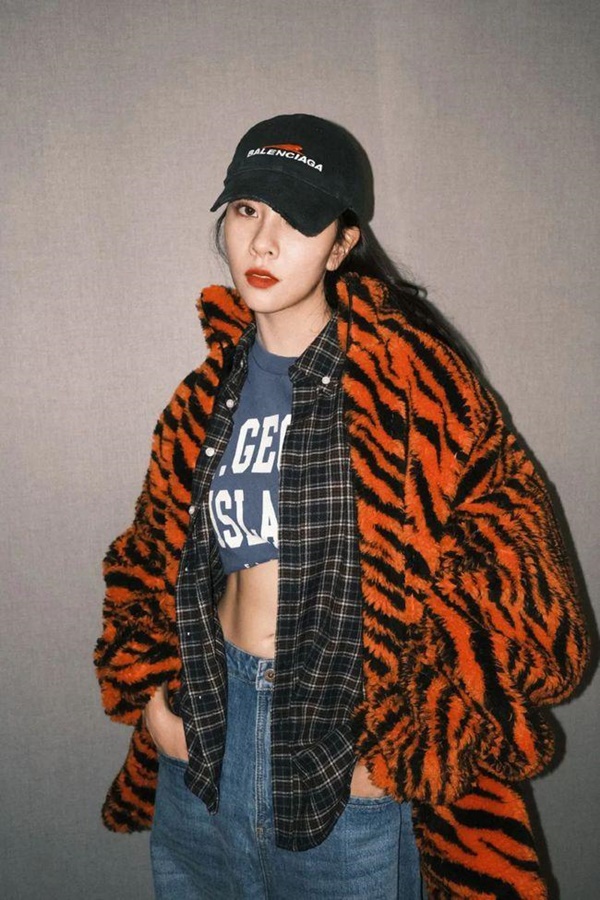 Mỹ nhân Hoa ngữ mê mẩn họa tiết hổ báo chất đứ đừ-1