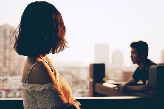 Dọn dẹp nhà cửa, tôi bàng hoàng khi thấy đơn ly hôn ký sẵn cùng giấy chứng nhận triệt sản của chồng