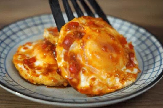 Chỉ là trứng chiên, nhưng làm thêm bước này thì hao cơm gấp mấy lần, thử rồi ghiền luôn!