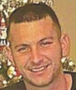 Bé gái 4 tuổi mất tích, hơn 2 năm sau được tìm thấy trong căn phòng bí mật tại nhà cùng mẹ, đến ông nội cũng bị cảnh sát bắt-2