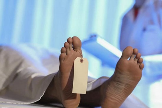 Chết đuối hơn một tháng, thi thể người đàn ông test 28 lần vẫn dương tính với Covid