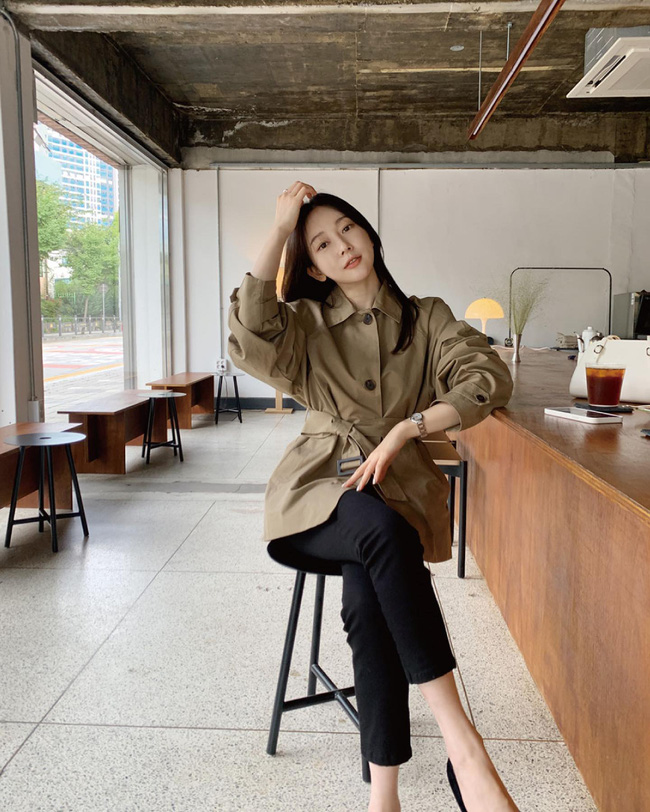 Mặc đẹp ngày mưa nồm với 12 công thức tươi trẻ, cực kỳ chỉn chu-2