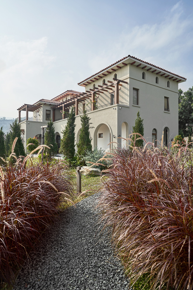 Đại gia Hà Nội xây dinh thự trên mảnh đất rộng ngang 10 sào ruộng, lấy cảm hứng từ phim Bố Già và Vincenzo, chi phí nhạy cảm đến nỗi khó tiết lộ!-11