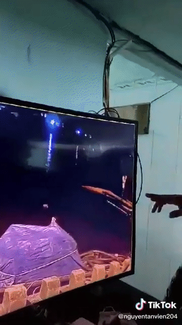 Clip sốc vụ bé gái 5 tuổi bị ném xuống sông ở Quảng Nam phơi bày sự nhẫn tâm của gã cha ruột, dòng nước đen ngòm nhấn chìm hi vọng tìm kiếm-2