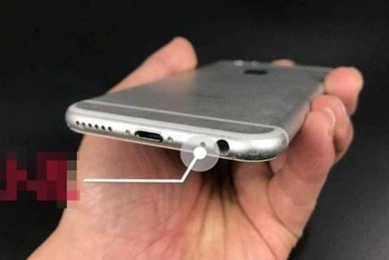 Cái lỗ nhỏ dưới điện thoại di động có công năng gì? Tiếc là bây giờ nhiều người mới hiểu được