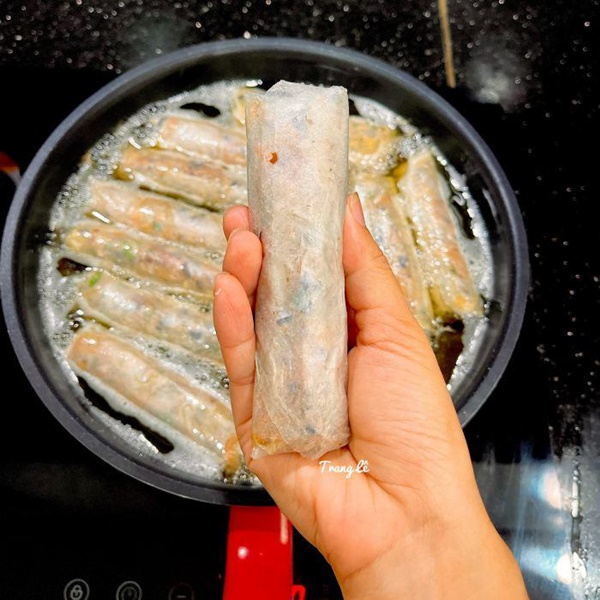 Bật mí bí kíp làm nem giòn lâu, không ỉu, 10 cái như 1, ai thưởng thức cũng tấm tắc khen ngon-2