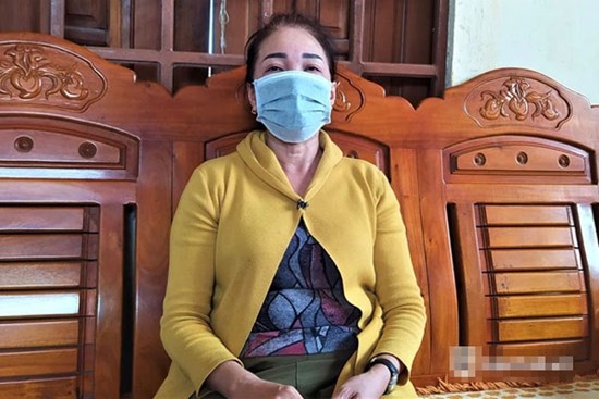 Mẹ của nghi phạm ném con ruột xuống sông: