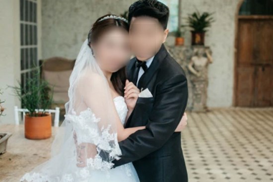 Con gái mang bầu bị nhà trai ép rước dâu đi cửa sau, mẹ đẻ gọi điện sang tuyên bố 2 từ khiến chú rể loạn lên xin hòa giải