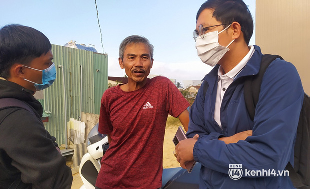 Người dân sát hiện trường bàng hoàng nói về kẻ ném con gái 5 tuổi xuống sông: Bình thường khoảng 7 - 8h tối, ở đây có đông người tập thể dục lắm, nhưng hôm qua không có ai-4