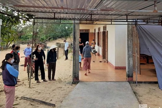 Người dân sát hiện trường bàng hoàng nói về kẻ ném con gái 5 tuổi xuống sông: