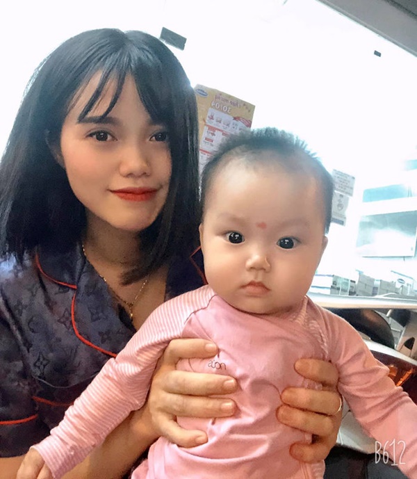 Nữ tuyển thủ Việt Nam sau 8 tháng xa cách, quay về con gái gọi bằng chị, nhận được nhiều chia sẻ đồng cảm từ các mẹ bỉm sữa-1