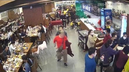 Xôn xao chuyện thanh niên đưa bạn gái đi ăn buffet hải sản ngày Valentine bùng thanh toán, bị nhắn hỏi thì nổi khùng mắng chửi?-2