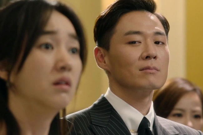 Chồng ngoại tình với đồng nghiệp nữ, tôi đi theo đến khách sạn, rồi bối rối không nói nên lời khi nhìn thấy cô ta-1