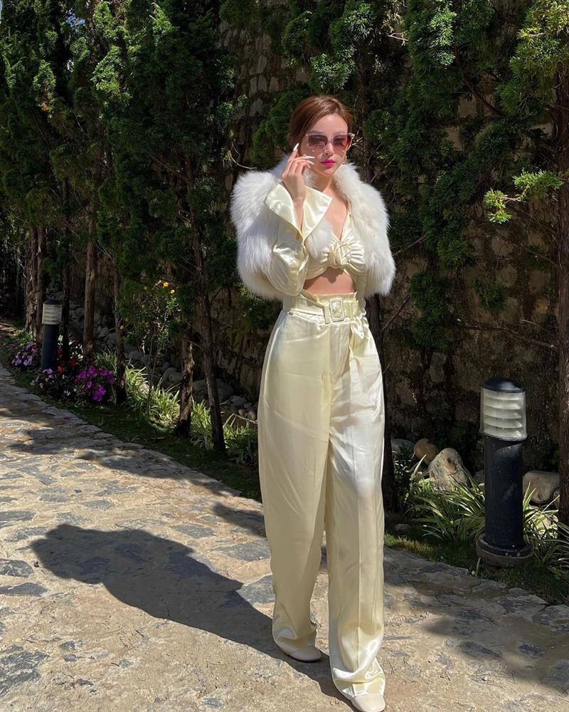 Ranh giới giữa nữ hoàng và cái bang chỉ cách nhau có một-chiếc-quần-lụa!-1