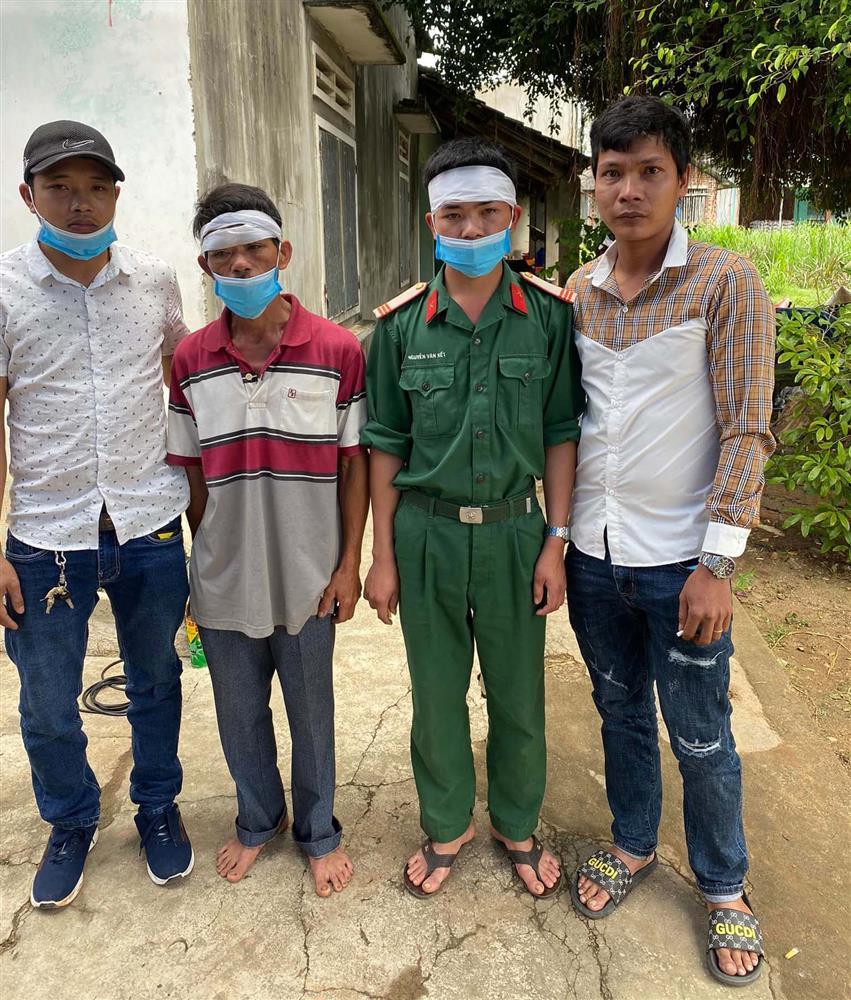 Lộc Fuho khiến ai nấy nể phục khi làm điều đặc biệt này tại đám tang nam sinh viên Bình Định tử vong ở Sài Gòn-1