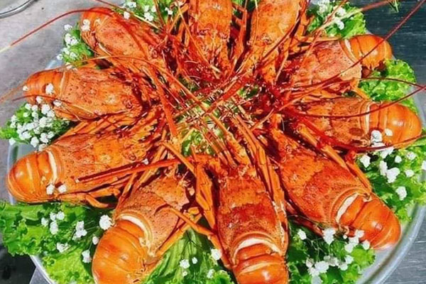 Hải sản đảo chiều đại hạ giá”, tôm hùm xanh chỉ từ 500 nghìn đồng/kg-4