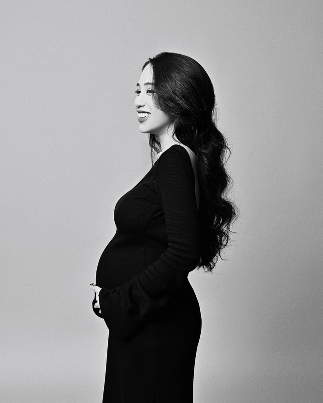 Ái nữ nhà Minh Nhựa lên đồ thế nào mà khiến dân tình cảm thán Đúng là hot mom GenZ”-11