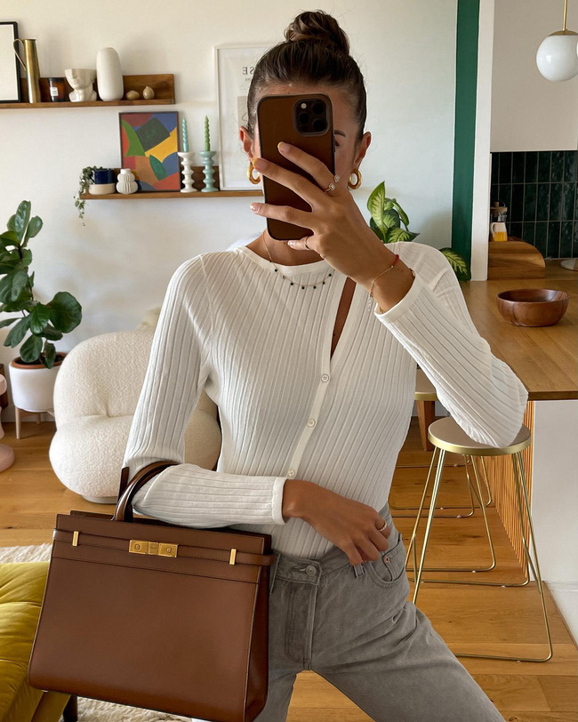 Để mặc áo len mỏng thật trẻ trung và tinh tế, hãy học 11 cách diện đồ của gái Pháp-5