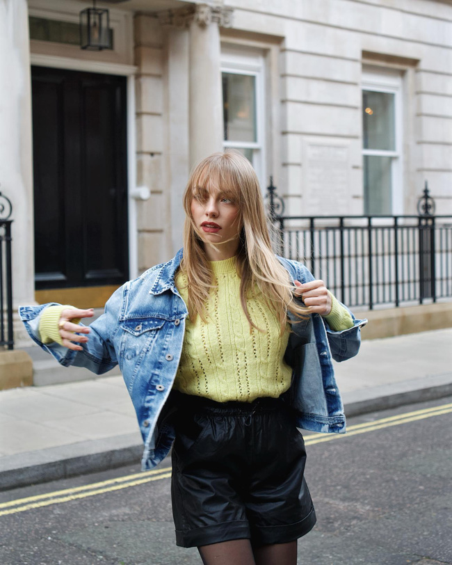 Để mặc áo len mỏng thật trẻ trung và tinh tế, hãy học 11 cách diện đồ của gái Pháp-8