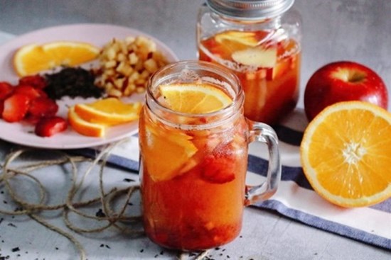 Ăn táo mỗi ngày, không lo gặp bác sĩ: Kết hợp với 3 thứ có ngay trà chống lão hóa, uống đều giúp ngủ sâu, nhan sắc chị em 