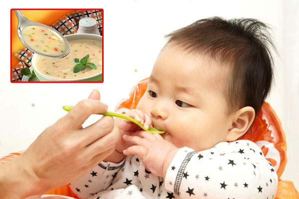 Cho trẻ ăn dặm sớm từ 4 tháng tuổi nên ăn mấy bữa một ngày và cần lưu ý những gì?-4