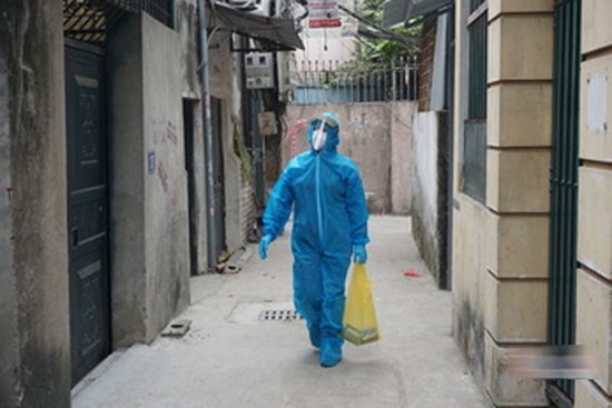 F0 điều trị tại nhà cần theo dõi sức khỏe hàng ngày như thế nào?