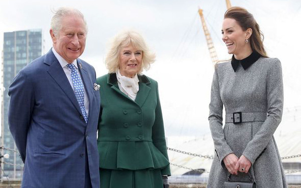 Nữ hoàng Anh gặp riêng con dâu Camilla và Công nương Kate nhắn gửi nhiều điều, trong đó có liên quan nhà Meghan-2