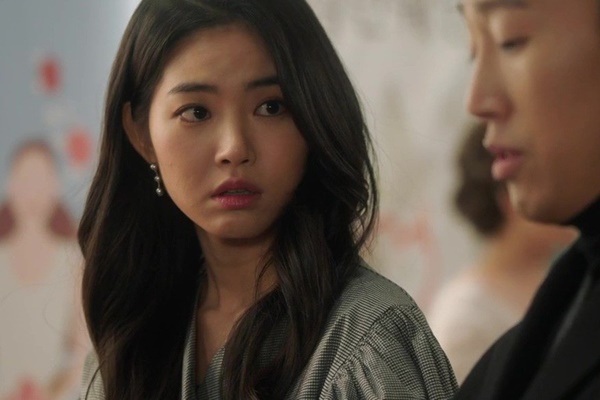 Con gái làm mâm hải sản tươm tất đãi bố mẹ đẻ, chồng về mỉa mai: Đua nhau ăn cho hết rồi chết điếng trước hành động ngay lập tức của vợ hiền lành!-3