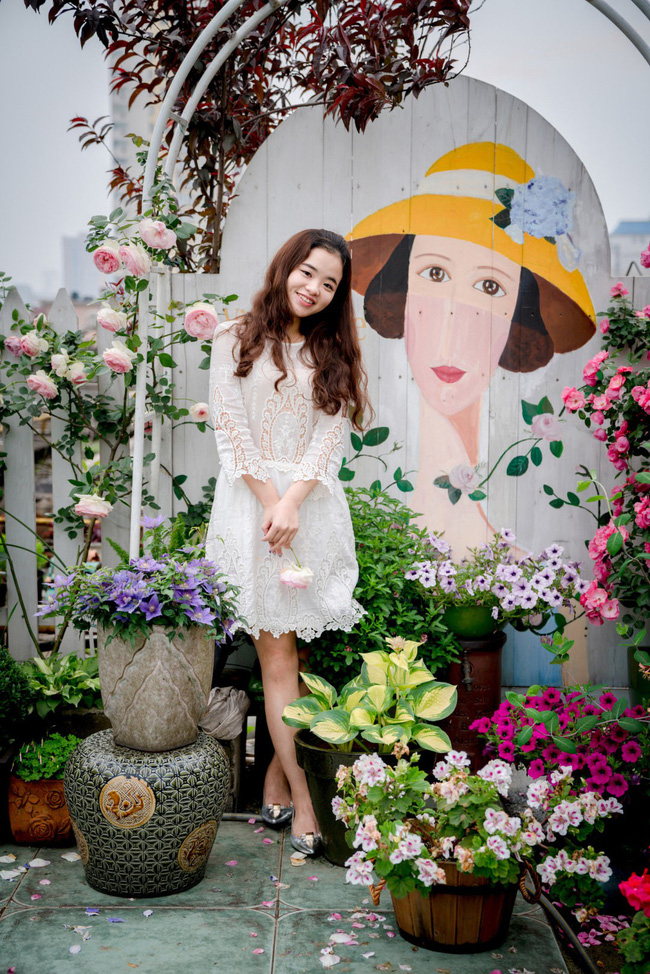 Người phụ nữ 45 tuổi biến toàn bộ không gian sân thượng thành khu vườn địa đàng-6