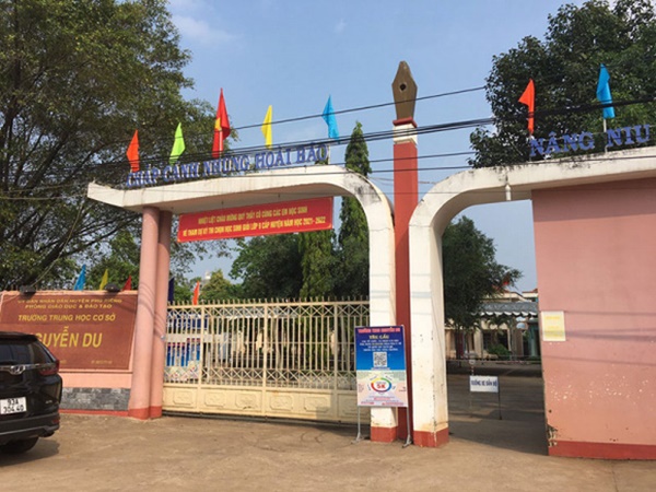 Nam học sinh lớp 9 bị đâm chết ngay trước cổng trường-1