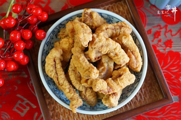 Để món thịt heo chiên bên ngoài giòn tan, bên trong thơm mềm nhớ cho thêm loại bột mà nhà bếp nào cũng có-7