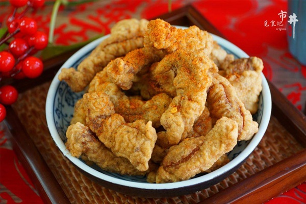 Để món thịt heo chiên bên ngoài giòn tan, bên trong thơm mềm nhớ cho thêm loại bột mà nhà bếp nào cũng có-8