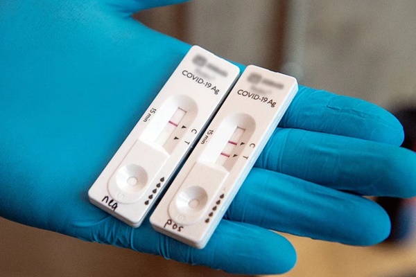 Test Covid nhanh hiện 2 vạch nhưng xét nghiệm PCR lại âm tính: BS chỉ rõ 3 lý do, lưu ý một điều sống còn dù đã, đang dương tính hay chưa bao giờ bị Covid-19-3