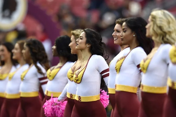 Hoạt náo viên Mỹ bị lạm dụng tình dục, miệt thị ngoại hình-1