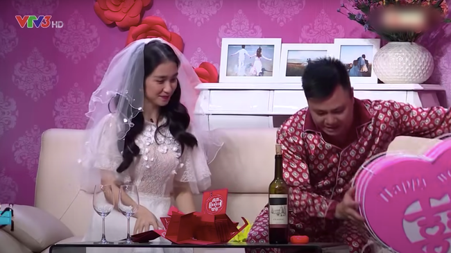 Cảnh Hòa Minzy mặc áo cưới trên sóng VTV, nhắc chuyện ăn cơm trước kẻng-4