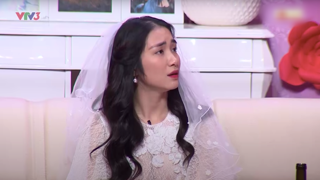 Cảnh Hòa Minzy mặc áo cưới trên sóng VTV, nhắc chuyện ăn cơm trước kẻng-5