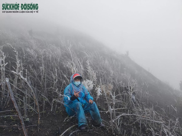 Du khách ùn ùn đi săn băng tuyết, Cục Cảnh sát giao thông khuyến cáo khẩn-3