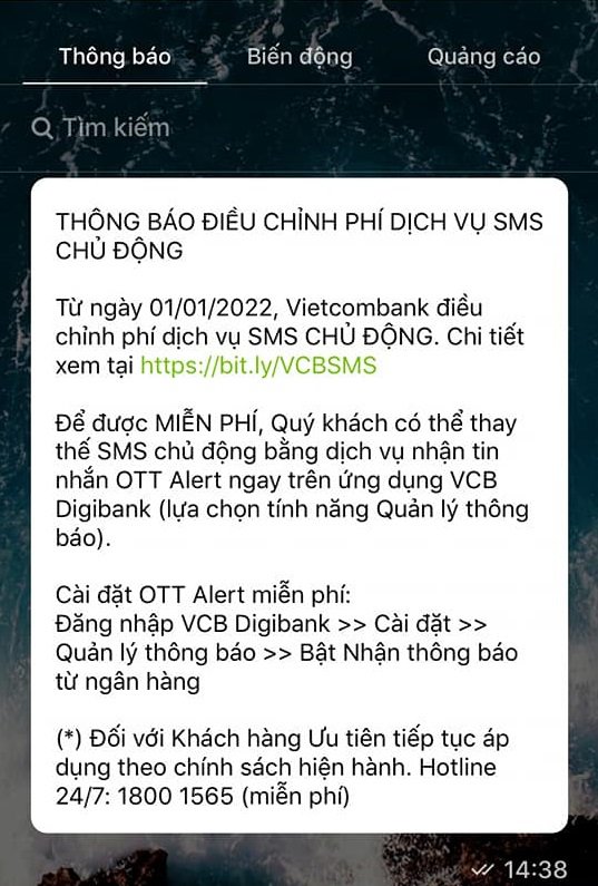 Ngân hàng tăng phí tin nhắn SMS, khách rủ nhau hủy dịch vụ-2